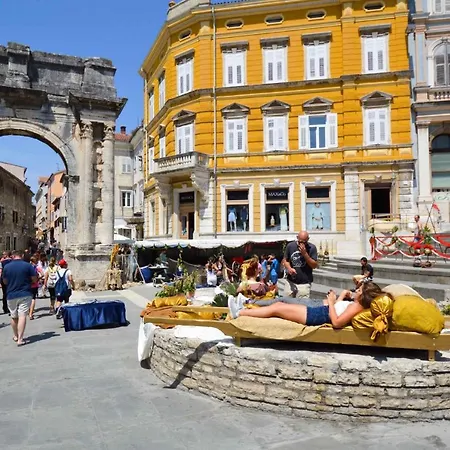 In - Istrien 10949 * Пула