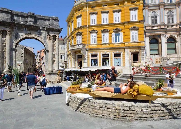 In - Istrien 10949 * Pula